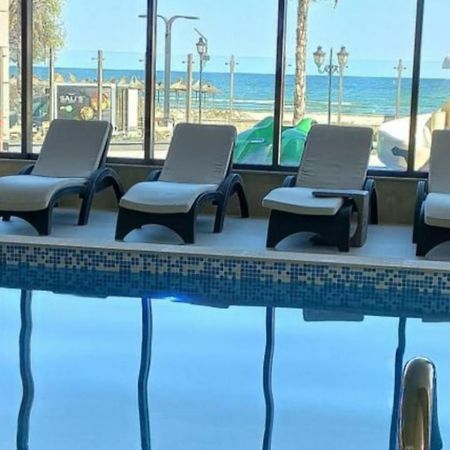 Alezzi Beach Vibe Family Studio With Spa Piscina Interioara Incalzita Sauna Jacuzzi Gym Нэводари Экстерьер фото